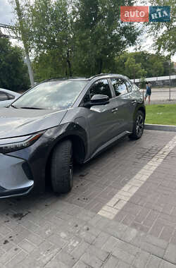 Внедорожник / Кроссовер Toyota bZ4X 2023 в 