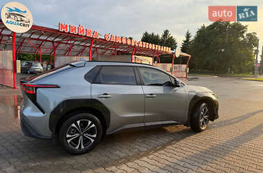 Внедорожник / Кроссовер Toyota bZ4X 2023 в 