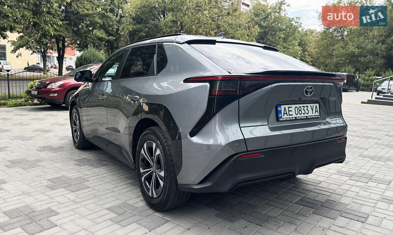 Внедорожник / Кроссовер Toyota bZ4X 2023 в Днепре