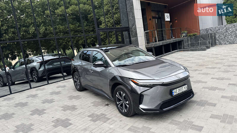 Внедорожник / Кроссовер Toyota bZ4X 2023 в Днепре