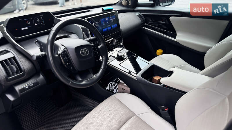 Внедорожник / Кроссовер Toyota bZ4X 2023 в Днепре