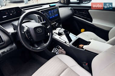 Внедорожник / Кроссовер Toyota bZ4X 2023 в 