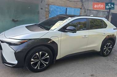 Внедорожник / Кроссовер Toyota bZ4X 2022 в 