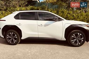Внедорожник / Кроссовер Toyota bZ4X 2023 в Киеве