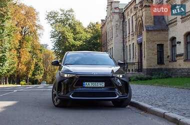Внедорожник / Кроссовер Toyota bZ4X 2023 в 