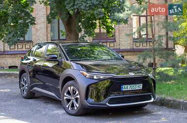 Внедорожник / Кроссовер Toyota bZ4X 2023 в 