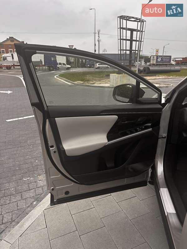 Внедорожник / Кроссовер Toyota bZ4X 2024 в Львове