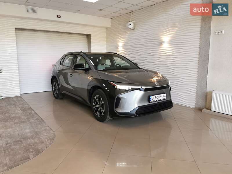 Внедорожник / Кроссовер Toyota bZ4X 2023 в Киеве