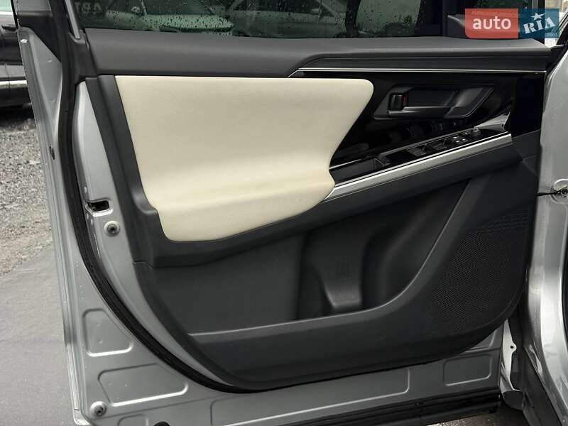 Внедорожник / Кроссовер Toyota bZ4X 2022 в Ровно