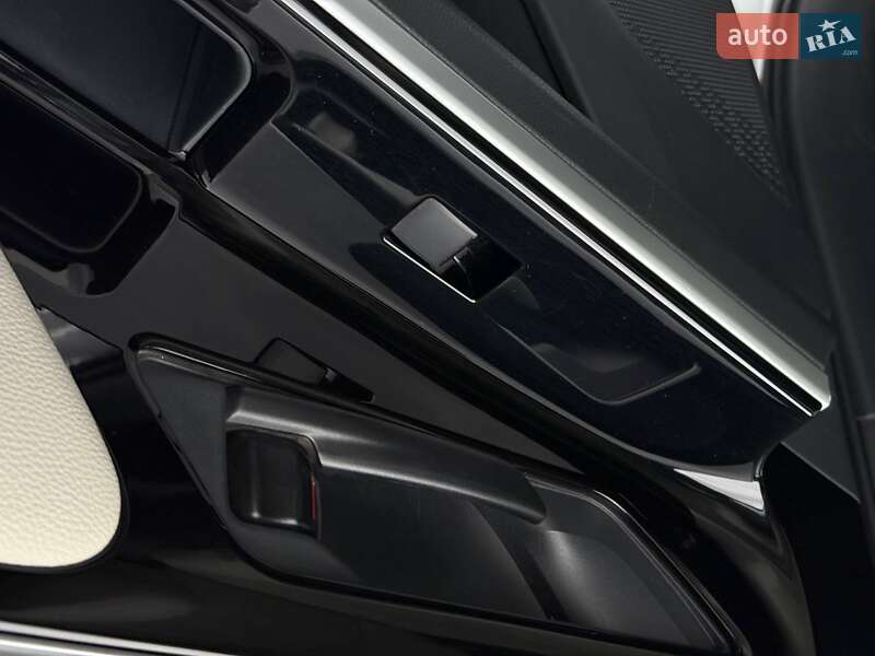 Внедорожник / Кроссовер Toyota bZ4X 2022 в Ровно