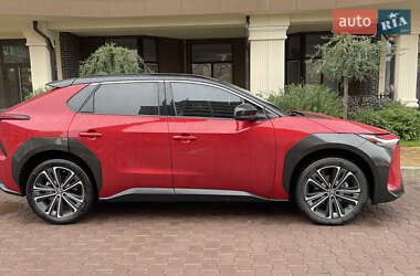 Внедорожник / Кроссовер Toyota bZ4X 2023 в 