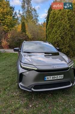 Позашляховик / Кросовер Toyota bZ4X 2024 в 