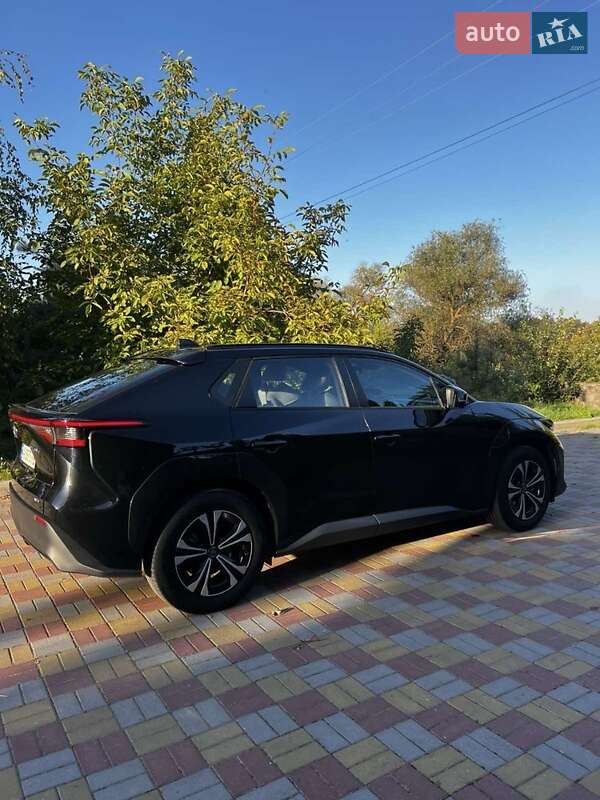 Внедорожник / Кроссовер Toyota bZ4X 2022 в Кременчуге