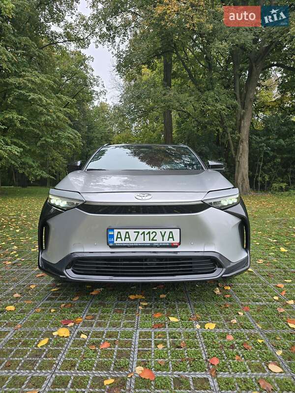 Позашляховик / Кросовер Toyota bZ4X 2022 в Києві