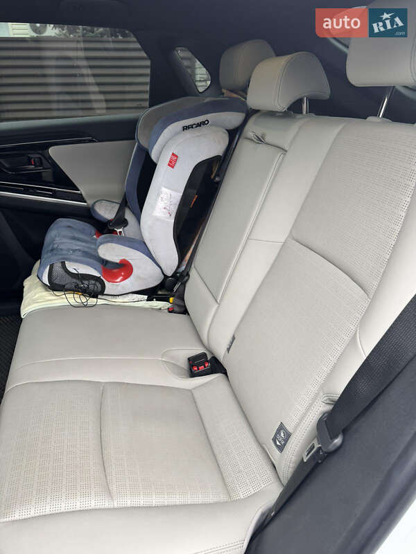 Внедорожник / Кроссовер Toyota bZ4X 2022 в Александрие