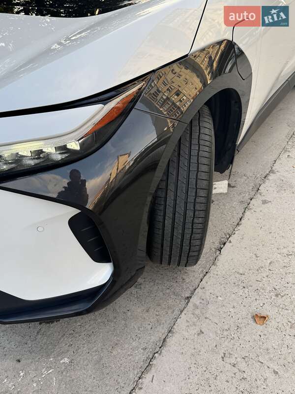 Внедорожник / Кроссовер Toyota bZ4X 2022 в Белой Церкви