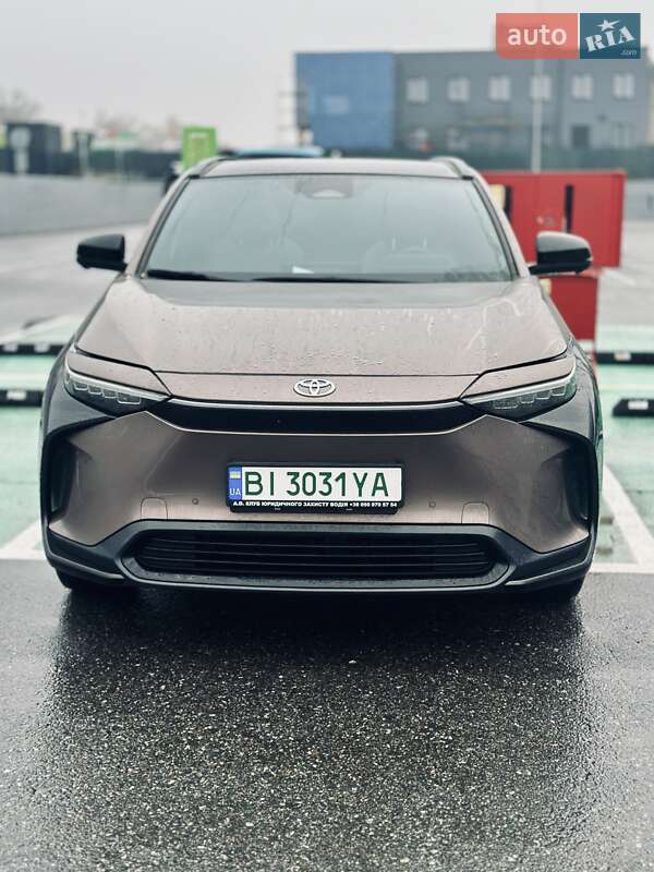 Позашляховик / Кросовер Toyota bZ4X 2022 в Полтаві