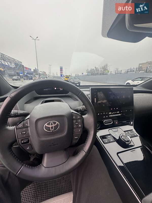 Позашляховик / Кросовер Toyota bZ4X 2022 в Полтаві