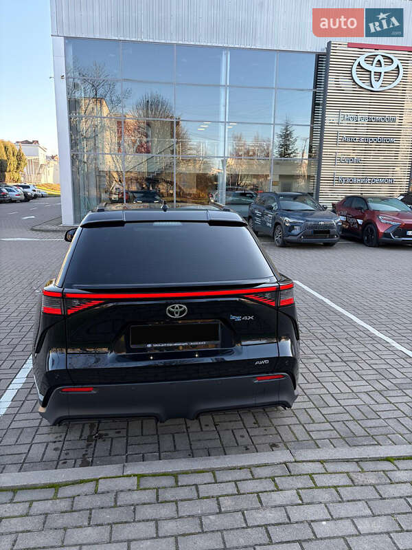 Внедорожник / Кроссовер Toyota bZ4X 2023 в Луцке