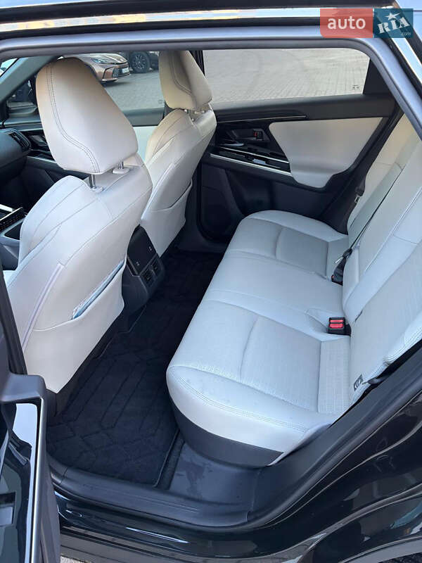 Внедорожник / Кроссовер Toyota bZ4X 2023 в Луцке