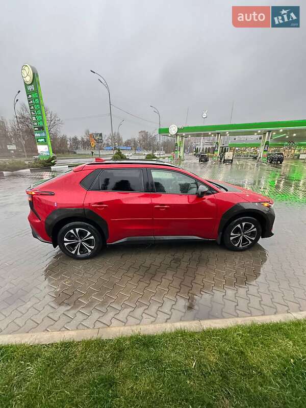 Позашляховик / Кросовер Toyota bZ4X 2023 в Києві