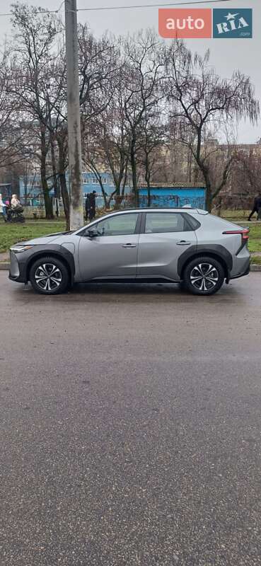 Внедорожник / Кроссовер Toyota bZ4X 2023 в Днепре