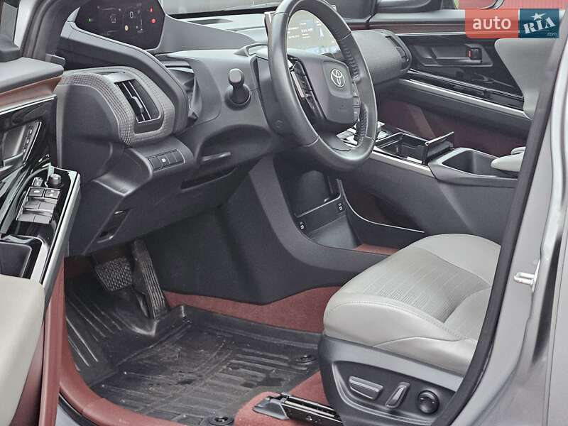 Внедорожник / Кроссовер Toyota bZ4X 2022 в Киеве