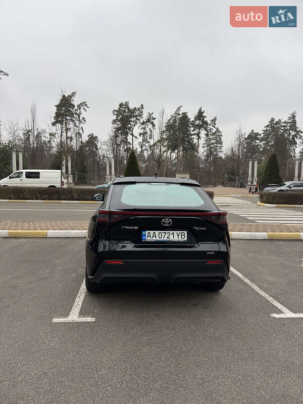 Внедорожник / Кроссовер Toyota bZ4X 2022 в Буче