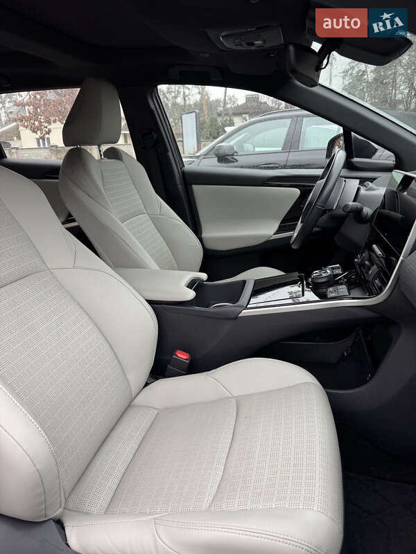 Внедорожник / Кроссовер Toyota bZ4X 2022 в Буче