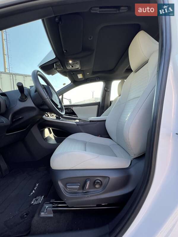 Внедорожник / Кроссовер Toyota bZ4X 2022 в Харькове