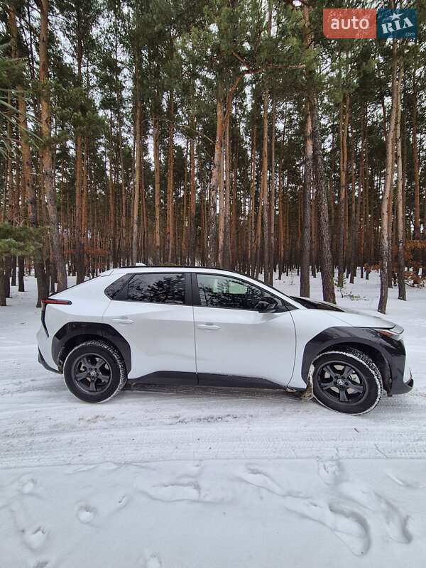 Позашляховик / Кросовер Toyota bZ4X 2024 в Києві