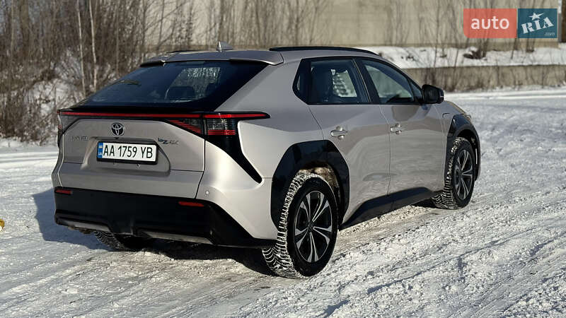 Внедорожник / Кроссовер Toyota bZ4X 2023 в Киеве