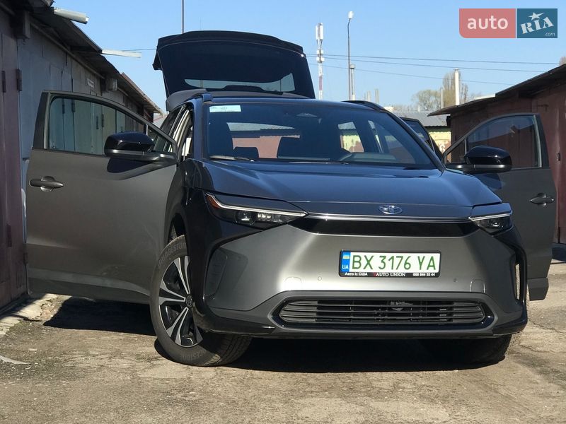 Внедорожник / Кроссовер Toyota bZ4X 2024 в Киеве