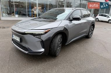 Внедорожник / Кроссовер Toyota bZ4X 2022 в Киеве