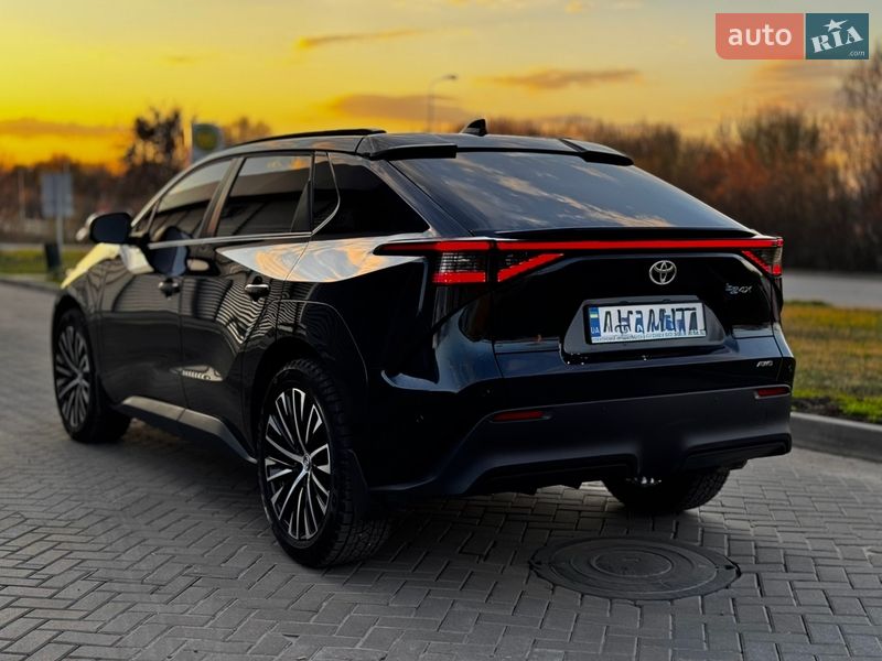 Внедорожник / Кроссовер Toyota bZ4X 2022 в Харькове