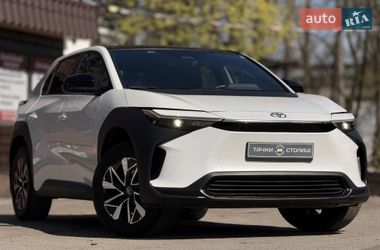 Внедорожник / Кроссовер Toyota bZ4X 2023 в Киеве