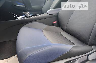 Позашляховик / Кросовер Toyota C-HR EV 2021 в 
