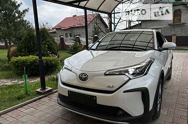 Позашляховик / Кросовер Toyota C-HR EV 2022 в Новояворівську