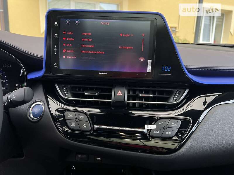 Внедорожник / Кроссовер Toyota C-HR EV 2022 в Новояворовске