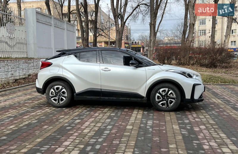 Внедорожник / Кроссовер Toyota C-HR EV 2022 в Черновцах фото 12 Внедорожник / Кроссовер Toyota C-HR EV 2022 в Черновцах