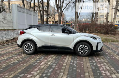 Позашляховик / Кросовер Toyota C-HR EV 2022 в Чернівцях