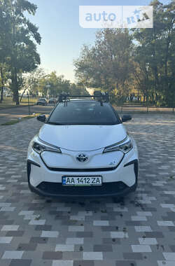 Позашляховик / Кросовер Toyota C-HR EV 2021 в Києві