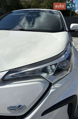 Внедорожник / Кроссовер Toyota C-HR EV 2020 в 