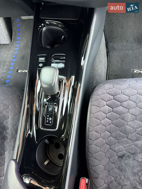 Позашляховик / Кросовер Toyota C-HR EV 2021 в Києві фото 8 Позашляховик / Кросовер Toyota C-HR EV 2021 в Києві