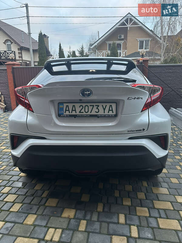 Позашляховик / Кросовер Toyota C-HR EV 2021 в Києві
