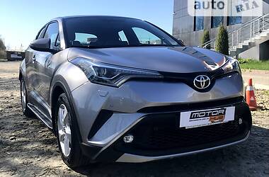 Позашляховик / Кросовер Toyota C-HR 2017 в Львові