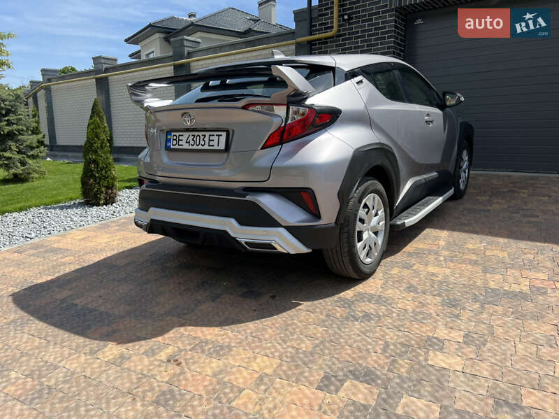 Внедорожник / Кроссовер Toyota C-HR 2019 в Николаеве