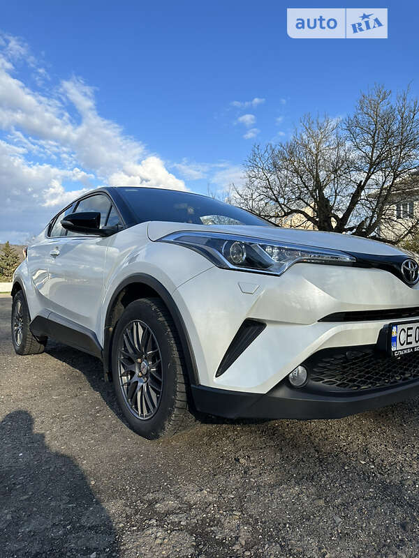 Внедорожник / Кроссовер Toyota C-HR 2018 в Черновцах