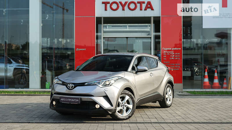 Внедорожник / Кроссовер Toyota C-HR 2017 в Львове