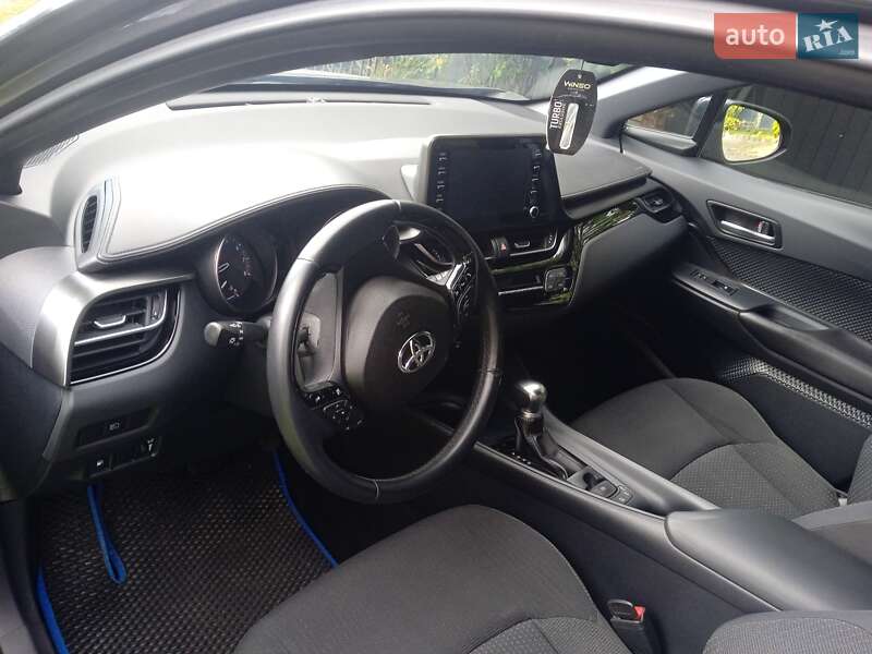 Внедорожник / Кроссовер Toyota C-HR 2018 в Коломые фото 7 Внедорожник / Кроссовер Toyota C-HR 2018 в Коломые